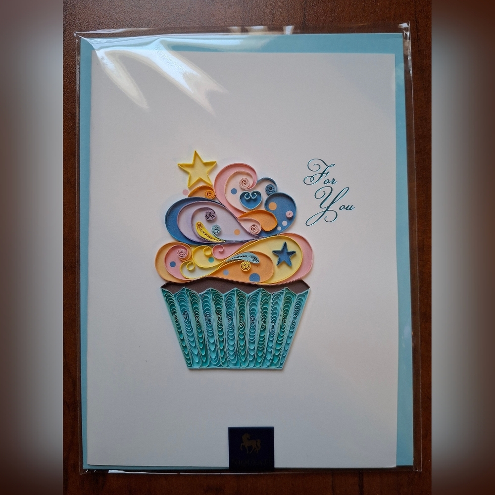 Niquea.D Cupcake Birthday Card (Quilling Card)